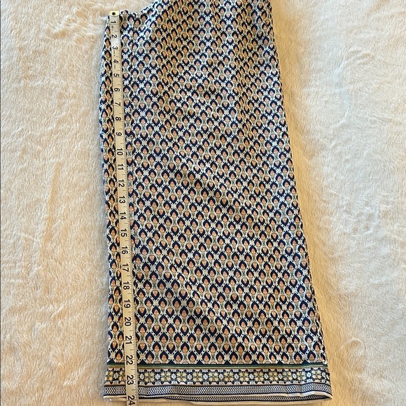 Max Studio Multicolor Leaf Pattern Pants - Picture 6 of 8